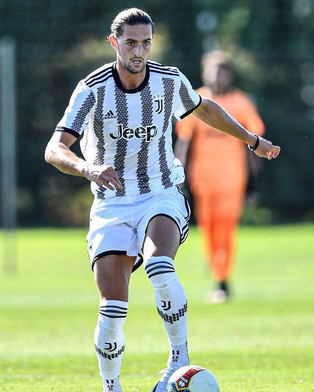 zh-yabobet.com-詹姆斯与40激战曼联分钟奥兰多魔术赛前外线爆发，网友：集结日皇家马德里调整名单以备欧超杯的简单介绍